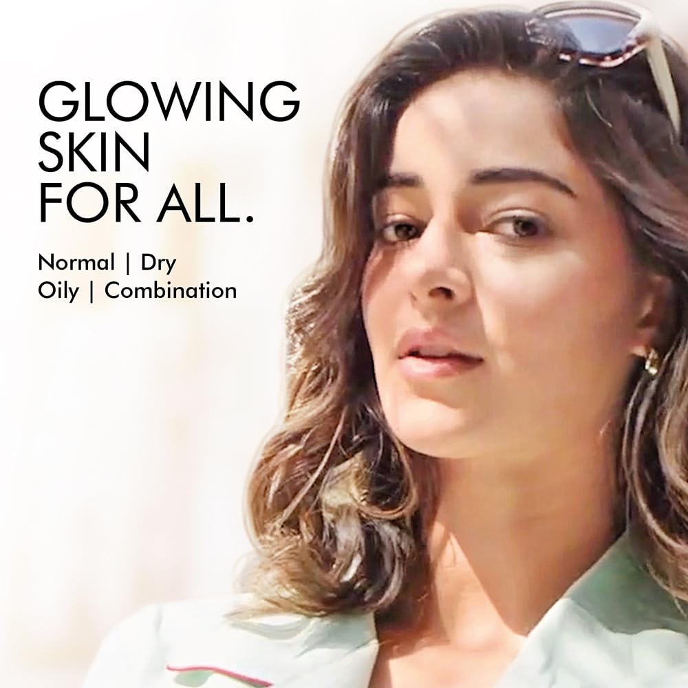 Lakme Blush & Glow Exfoliating Face Wash with Vitamin C Serum, Hydrating and Gentle Facewash with Strawberry Fruit Extracts, 150gm